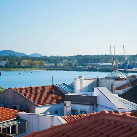 Viana Rooftop House - In The Historic Center With River View Виана-ду-Каштелу