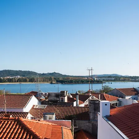Viana Rooftop House - In The Historic Center With River View * Виана-ду-Каштелу